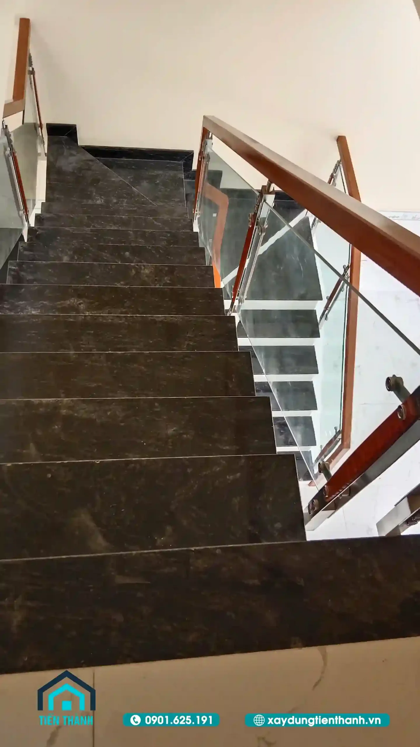 Mẫu Nhà 2 Tầng 5x12m Đẹp: Giải Pháp Kiến Trúc Tối Ưu mau nha 2 tang 5x12m dep 12 14 11zon scaled - Mẫu Nhà 2 Tầng 5x12m Đẹp: Giải Pháp Kiến Trúc Tối Ưu