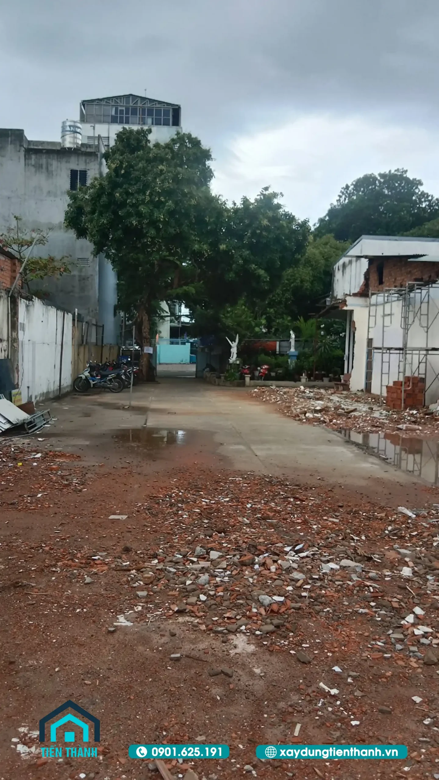 Biệt Thự Hiện Đại 3 Tầng: Xu Hướng Thiết Kế Và Thi Công Trọn Gói biet thu hien dai 3 tang 15 scaled - Biệt Thự Hiện Đại 3 Tầng: Xu Hướng Thiết Kế Và Thi Công Trọn Gói