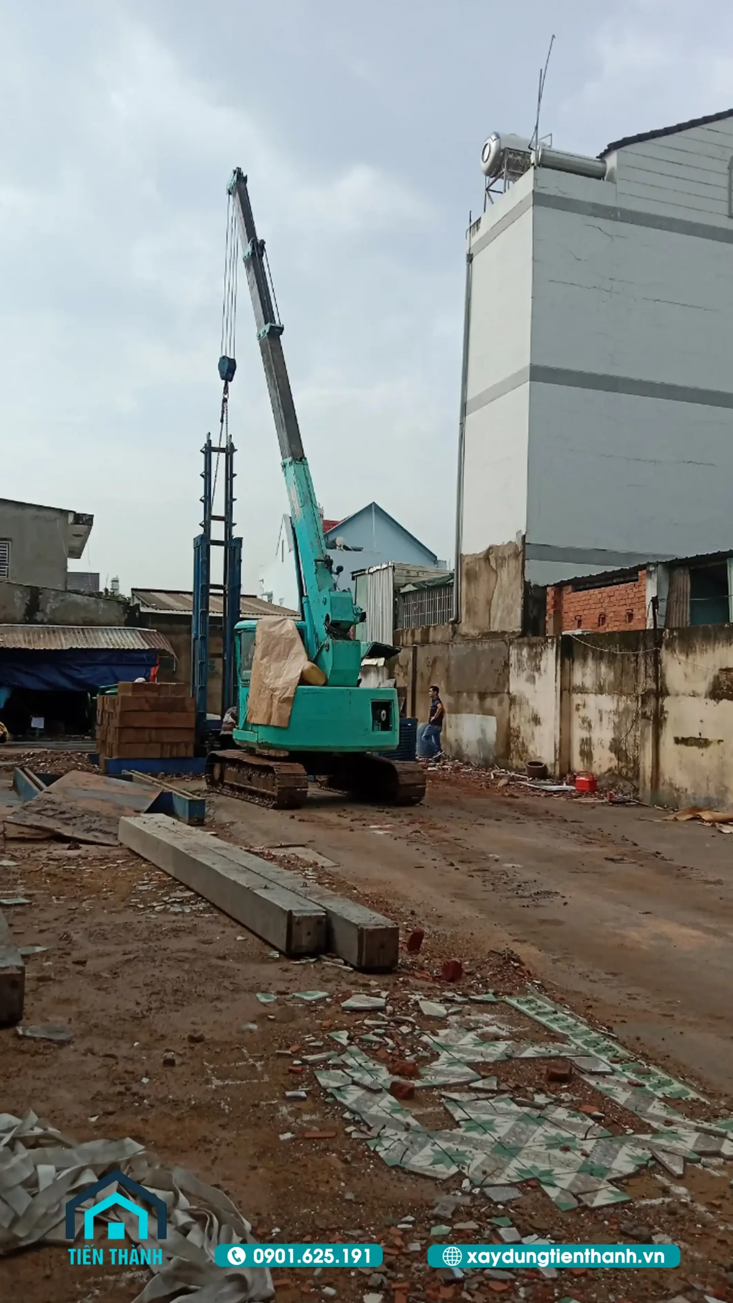 Biệt Thự Hiện Đại 3 Tầng: Xu Hướng Thiết Kế Và Thi Công Trọn Gói biet thu hien dai 3 tang 16 scaled - Biệt Thự Hiện Đại 3 Tầng: Xu Hướng Thiết Kế Và Thi Công Trọn Gói