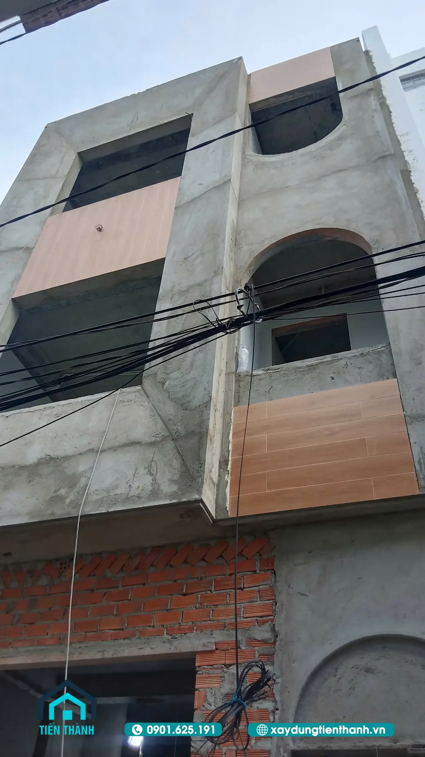 Mẫu Nhà 3 Tầng 5x8m Hiện Đại: Tối Ưu Cho Diện Tích Nhỏ mau nha 3 tang 5x8m 28 scaled - Mẫu Nhà 3 Tầng 5x8m Hiện Đại: Tối Ưu Cho Diện Tích Nhỏ